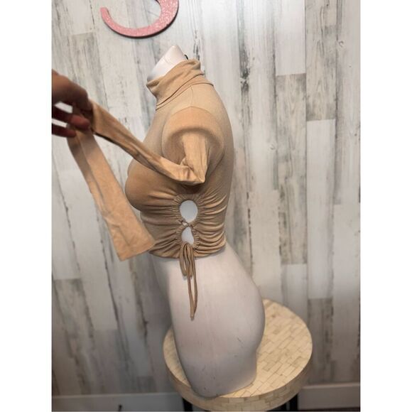Forever 21 Tan Ruched Cutout Turtleneck Long Sleeve Crop Top Women’s Size Small - Picture 3 of 8